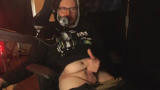 chicostick413 online show from 12-04-25, 05:43