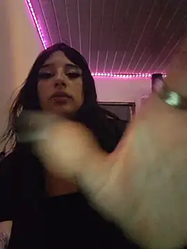 Snapshot of Anie_Milan chatting on 12-17-25, 09:15 Anie Milan online show from 12-17-25, 09:15