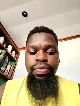 Snapshot of Chocolate_factory_man chatting on 03-20-25, 01:04 Chocolate factory man online show from 03-20-25, 01:04