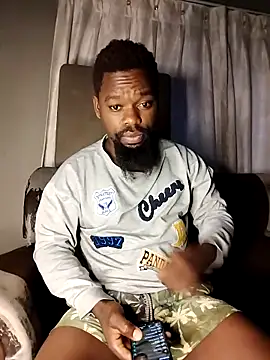 Snapshot of Chocolate_factory_man chatting on 09-25-25, 03:32 Chocolate factory man online show from 09-25-25, 03:32