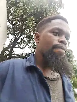 Snapshot of Chocolate_factory_man chatting on 11-15-25, 04:10 Chocolate factory man online show from 11-15-25, 04:10