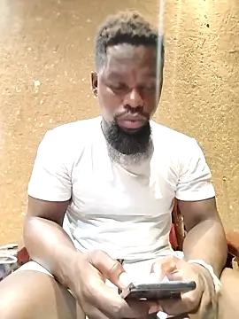 Snapshot of Chocolate_factory_man chatting on 12-17-25, 01:22 Chocolate factory man online show from 12-17-25, 01:22