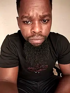 Snapshot of Chocolate_factory_man chatting on 01-11-26, 01:10 Chocolate factory man online show from 01-11-26, 01:10