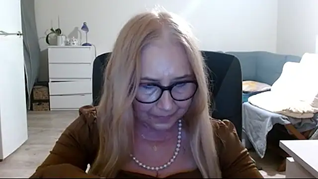 sofia xkiss online show from 02-23-25, 05:50