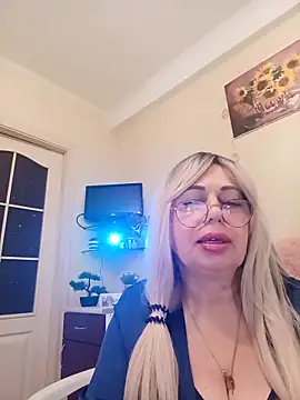 SusieNoreen online show from 10-12-25, 12:20