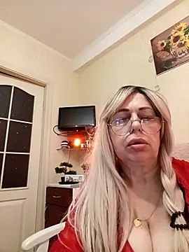 SusieNoreen online show from 10-22-25, 12:22