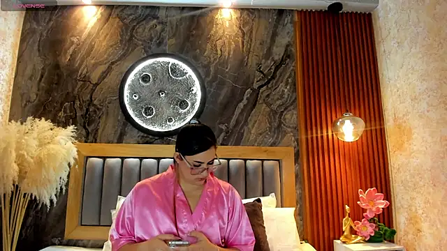 Snapshot of BellaPeers_ chatting on 04-25-26, 01:41 BellaPeers online show from 04-25-26, 01:41