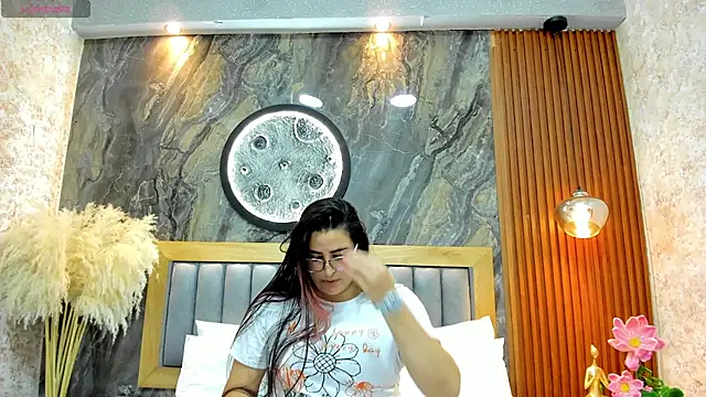 Snapshot of BellaPeers_ chatting on 04-28-26, 10:42 BellaPeers online show from 04-28-26, 10:42