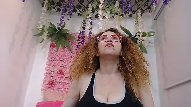 BLONDE SEXYHOT online show from 04-14-26, 12:44