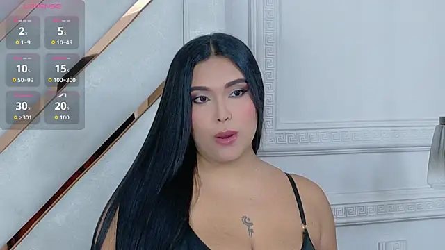 Snapshot of Kendall-Moll chatting on 06-17-26, 02:18 Kendall-Moll online show from 06-17-26, 02:18