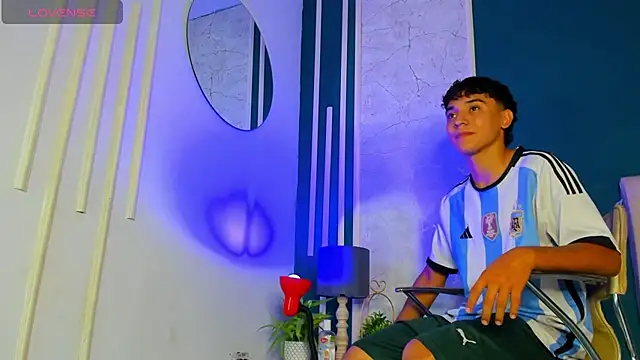 Snapshot of Austin_Cardieff chatting on 01-23-25, 07:22 Austin Cardieff online show from 01-23-25, 07:22