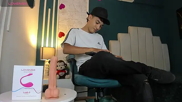 Snapshot of Austin_Cardieff chatting on 02-17-25, 07:53 Austin Cardieff online show from 02-17-25, 07:53