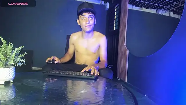 Snapshot of Austin_Cardieff chatting on 02-26-25, 03:42 Austin Cardieff online show from 02-26-25, 03:42