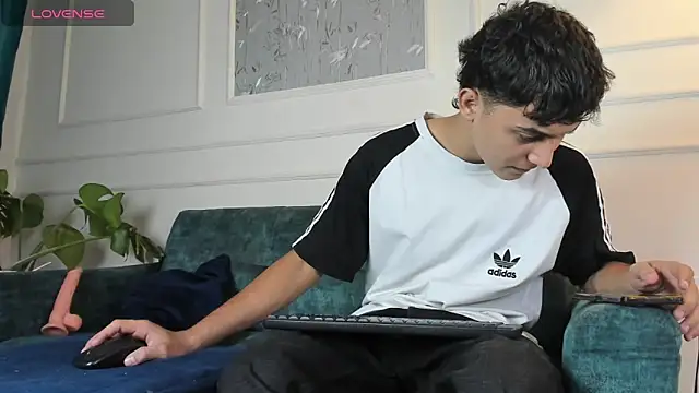 Snapshot of Austin_Cardieff chatting on 03-20-25, 03:13 Austin Cardieff online show from 03-20-25, 03:13