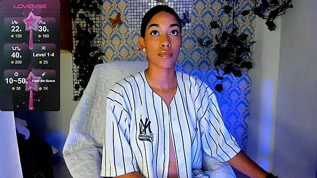 Snapshot of sasha_fox00 chatting on 12-03-24, 12:57 sasha fox00 online show from 12-03-24, 12:57