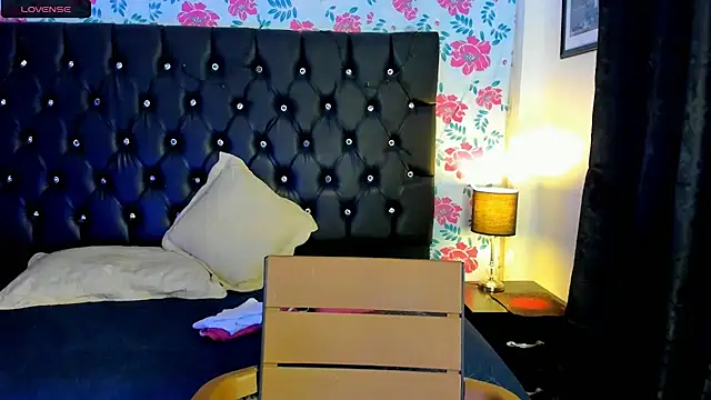 Snapshot of sasha_fox00 chatting on 12-14-24, 05:14 sasha fox00 online show from 12-14-24, 05:14