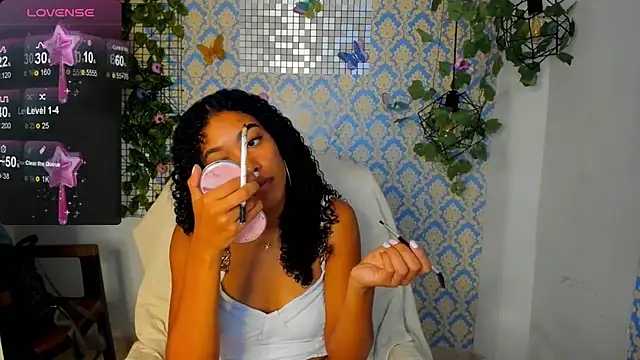 Snapshot of sasha_fox00 chatting on 01-09-25, 08:44 sasha fox00 online show from 01-09-25, 08:44