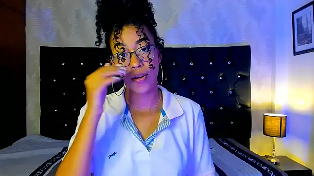 Snapshot of sasha_fox00 chatting on 01-17-25, 04:15 sasha fox00 online show from 01-17-25, 04:15