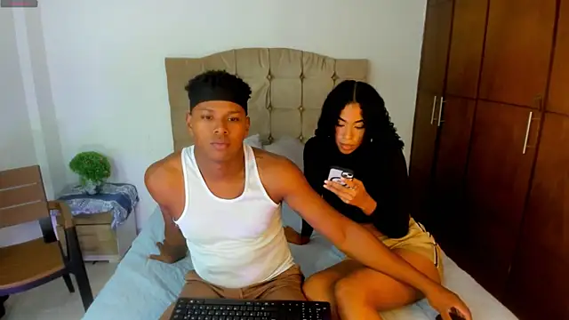 Snapshot of sasha_fox00 chatting on 02-13-25, 01:19 sasha fox00 online show from 02-13-25, 01:19