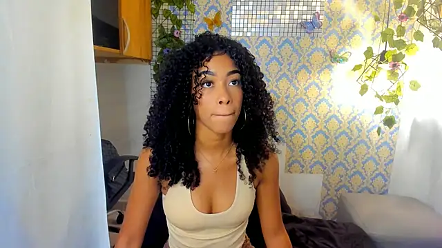 Snapshot of sasha_fox00 chatting on 02-27-25, 01:27 sasha fox00 online show from 02-27-25, 01:27