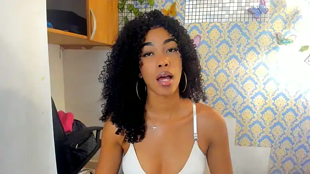 Snapshot of sasha_fox00 chatting on 02-27-25, 04:31 sasha fox00 online show from 02-27-25, 04:31