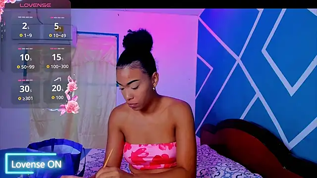 Snapshot of sasha_fox00 chatting on 09-26-25, 06:28 sasha fox00 online show from 09-26-25, 06:28