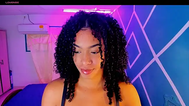 Snapshot of sasha_fox00 chatting on 10-02-25, 03:13 sasha fox00 online show from 10-02-25, 03:13