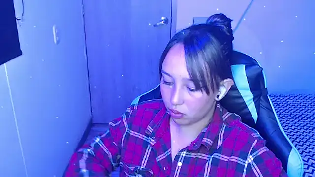 Skarlet Adams28 online show from 02-18-26, 08:38