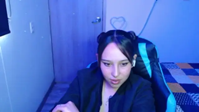 Skarlet Adams28 online show from 03-10-26, 07:30