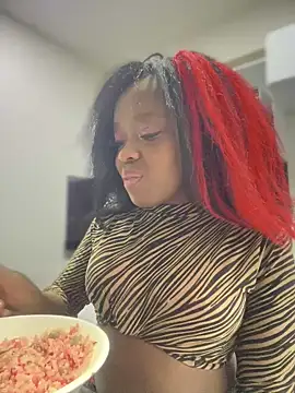 Snapshot of Thyana_LS chatting on 01-21-25, 01:11 Thyana LS online show from 01-21-25, 01:11