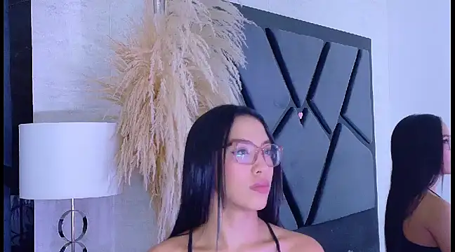 Snapshot of KylieWhite chatting on 03-14-25, 05:38 KylieWhite online show from 03-14-25, 05:38