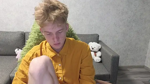 Snapshot of sweetserenity5 chatting on 09-13-25, 03:45 sweetserenity5 online show from 09-13-25, 03:45