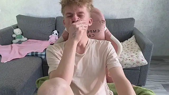 Snapshot of sweetserenity5 chatting on 09-21-25, 02:57 sweetserenity5 online show from 09-21-25, 02:57