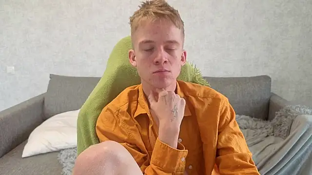 Snapshot of sweetserenity5 chatting on 11-17-25, 06:41 sweetserenity5 online show from 11-17-25, 06:41