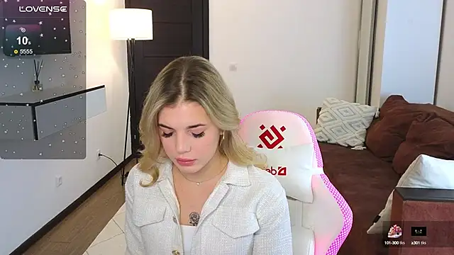 adrianawow1 online show from 03-13-25, 09:26