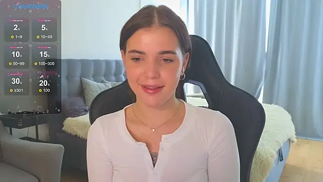 adrianawow1 online show from 10-04-25, 12:14