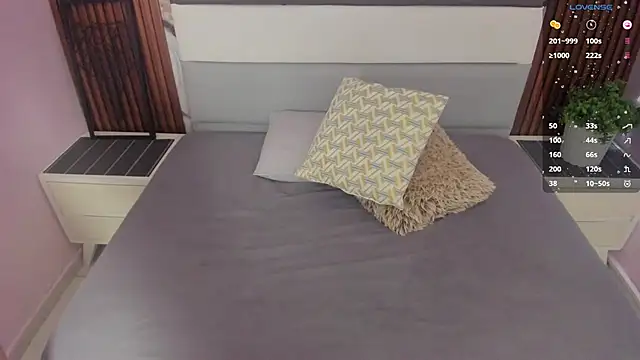 Snapshot of ALICESTARKK chatting on 11-15-25, 01:40 ALICESTARKK online show from 11-15-25, 01:40