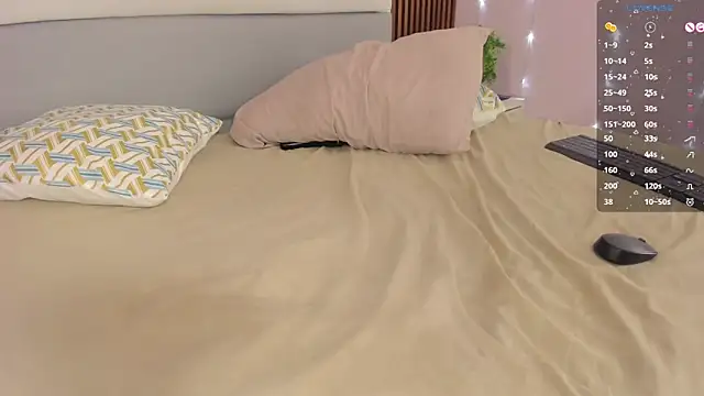 Snapshot of ALICESTARKK chatting on 01-14-26, 12:49 ALICESTARKK online show from 01-14-26, 12:49