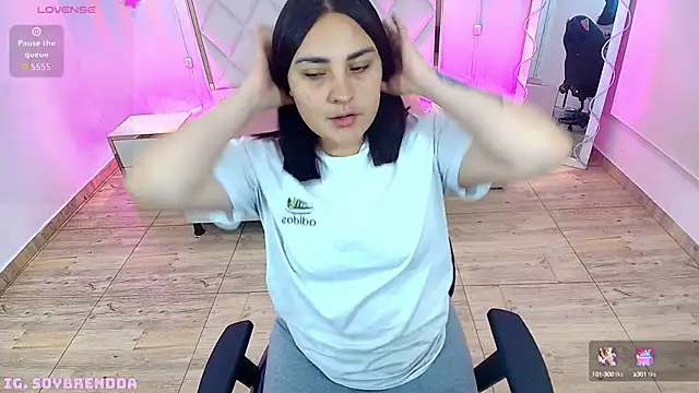 Snapshot of Brendda_tay chatting on 09-15-25, 03:17 Brendda tay online show from 09-15-25, 03:17