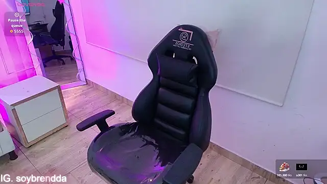 Snapshot of Brendda_tay chatting on 09-24-25, 03:10 Brendda tay online show from 09-24-25, 03:10