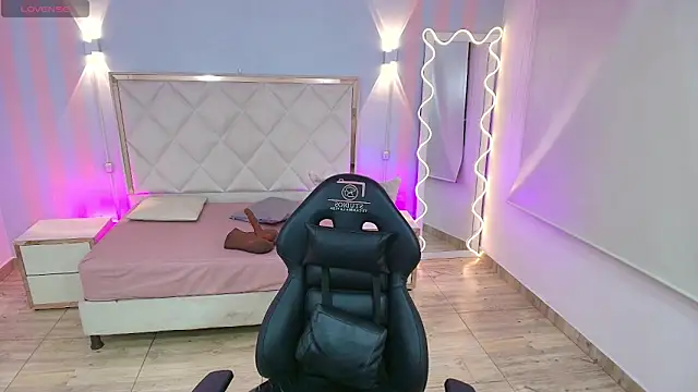 Snapshot of Brendda_tay chatting on 11-09-25, 03:38 Brendda tay online show from 11-09-25, 03:38