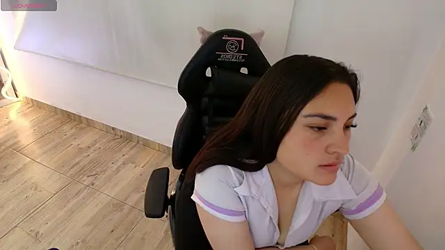 Snapshot of Brendda_tay chatting on 11-22-25, 04:11 Brendda tay online show from 11-22-25, 04:11