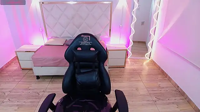 Snapshot of Brendda_tay chatting on 11-28-25, 02:58 Brendda tay online show from 11-28-25, 02:58