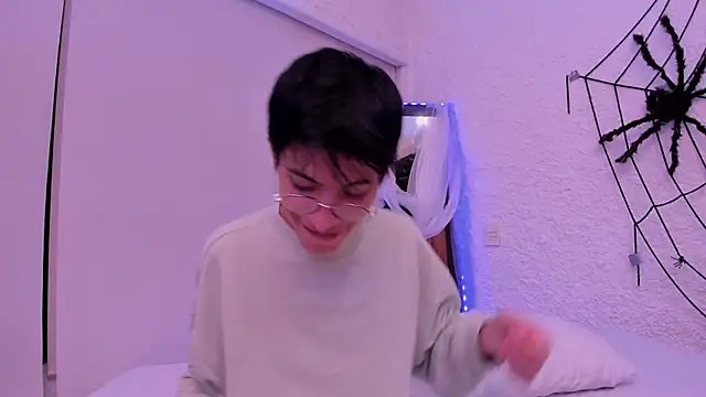 alexandersawyer online show from 10-15-25, 04:12