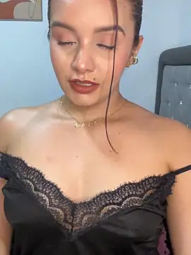 Melanyprada online show from 05-27-26, 04:31
