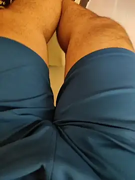 Akhil3290 online show from 10-22-25, 09:20