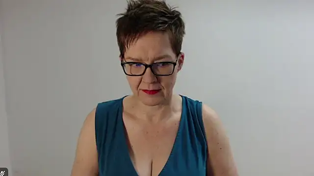 Snapshot of Sofie69Velvet chatting on 02-11-26, 05:29 Sofie69Velvet online show from 02-11-26, 05:29