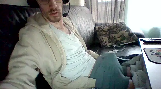 Snapshot of passif520 chatting on 03-10-25, 09:53 passif520 online show from 03-10-25, 09:53