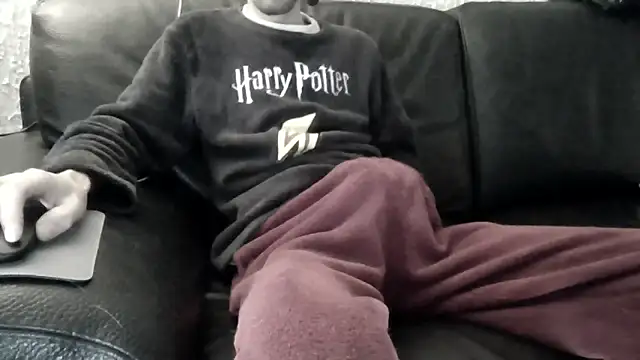 Snapshot of passif520 chatting on 11-12-25, 09:10 passif520 online show from 11-12-25, 09:10