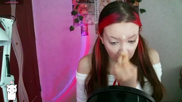 Snapshot of SweetieMollyy chatting on 02-27-25, 07:34 SweetieMollyy online show from 02-27-25, 07:34